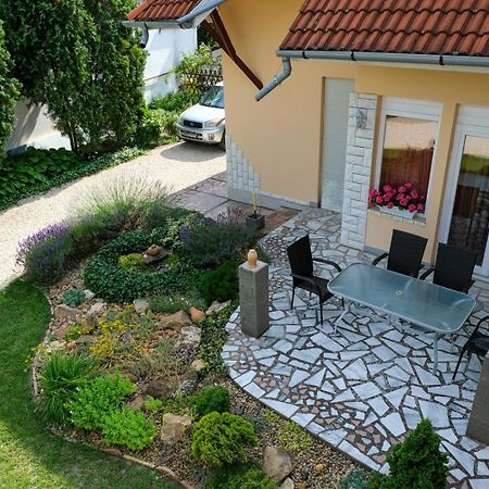 4 Evszak Apartman Gyula Exterior foto