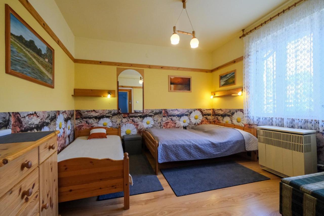 4 Evszak Apartman Gyula Exterior foto