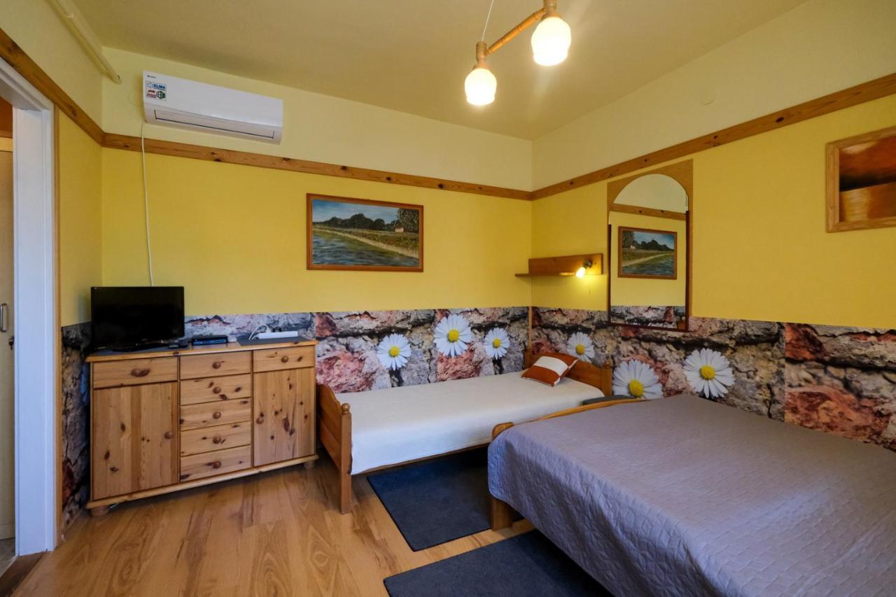 4 Evszak Apartman Gyula Exterior foto
